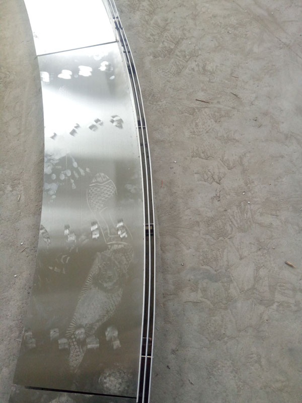 圆形线性不锈钢盖板