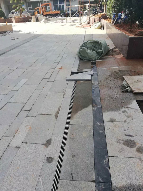 缝隙式排水沟施工