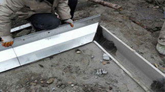 细缝式排水沟弯道处理