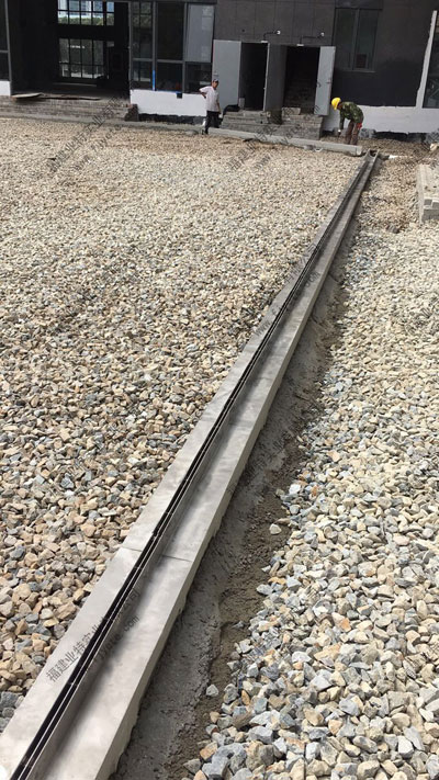 线性排水沟安装示意图